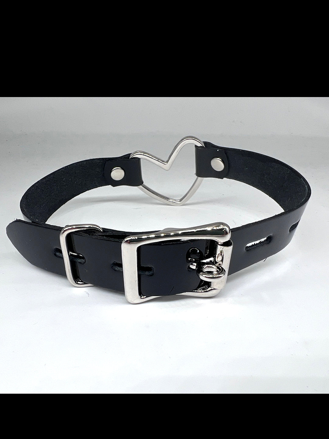 Leather Locking Buckle Collar with Heart Ring