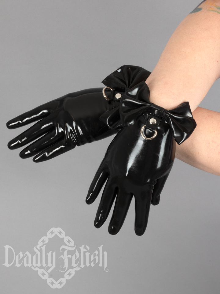 Deadly Fetish Made-To-Order Latex: Gloves With Bows and D-Ring