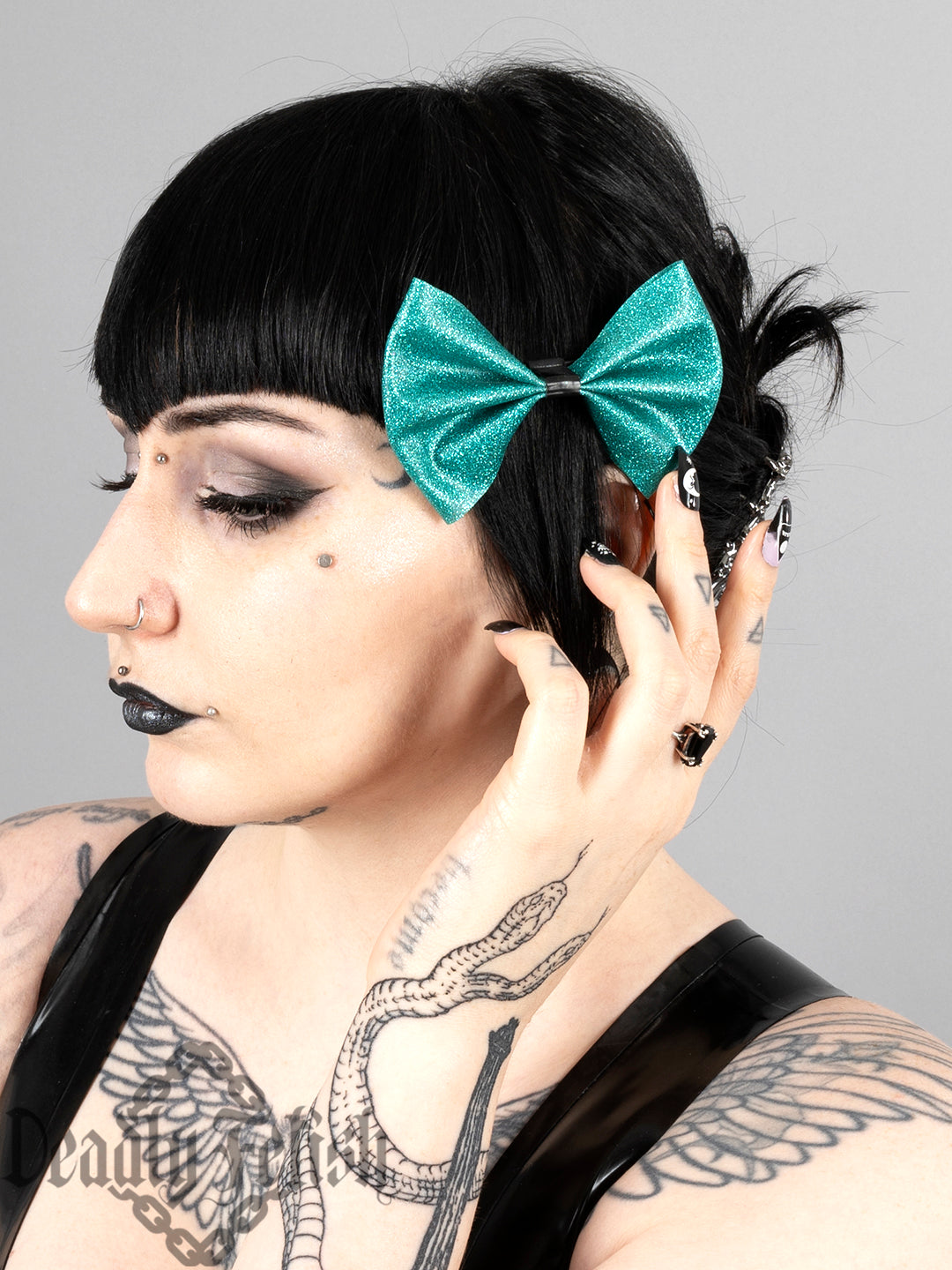 Deadly Fetish Latex: Bow Clips