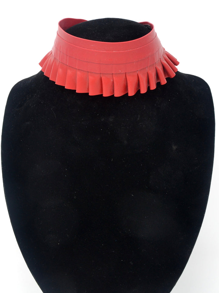 Latex Single Ruffle Collar