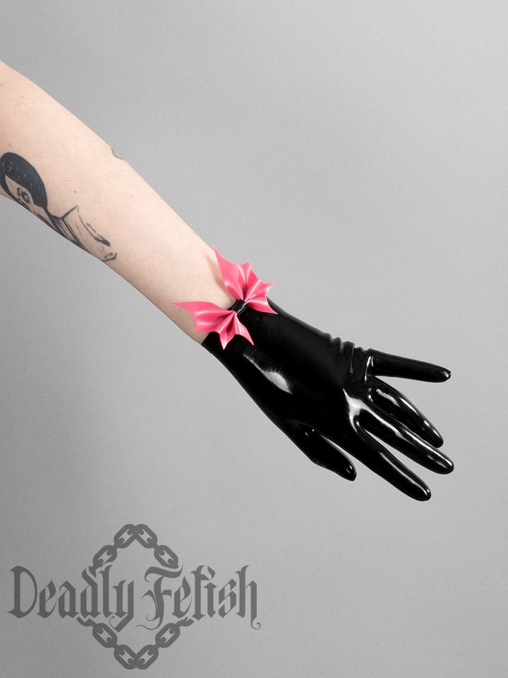 Deadly Fetish Latex: Gloves With Bat Bows