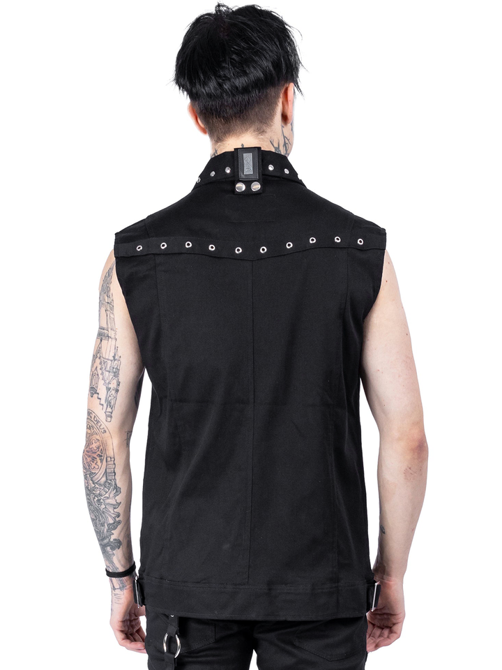 Isaias Vest